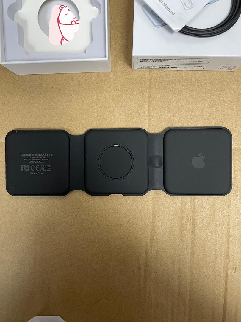 On Running MagSafe Wireless Charger - Image 16