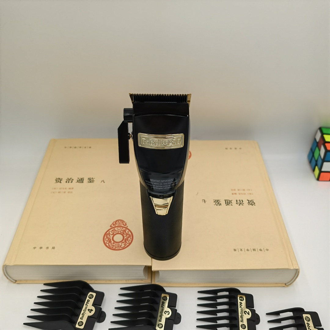 On Running Babyliss Electric Clippers - Image 12
