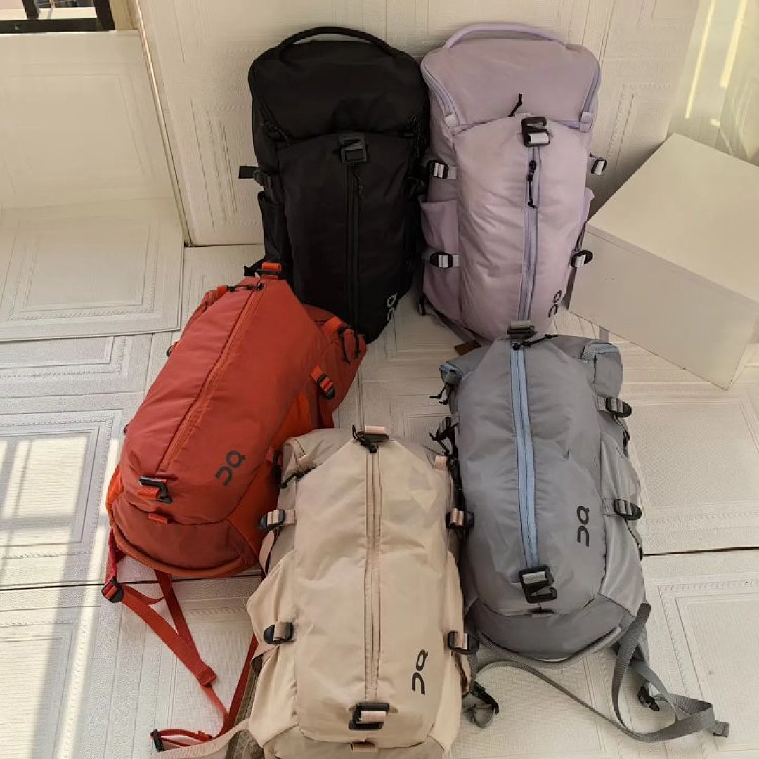 BAG On 18L Large Main Compartment Dual-Shoulder Backpack For Commuting, Outdoor And Mountaineering Use - Image 2