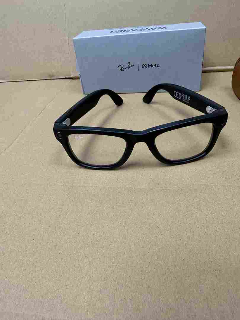 On Running Ray-Ban AI Sunglasses 2Nd - Image 6