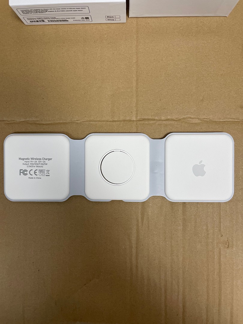 On Running MagSafe Wireless Charger - Image 13