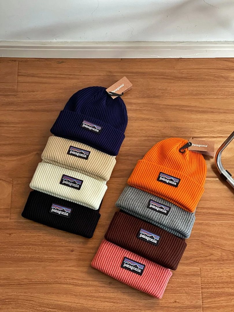Christian Louboutin Pa.Ta Vintage Casual Thermal Hat - Image 3