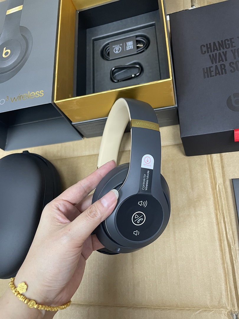 On Running Studio3 Wireless - Image 63
