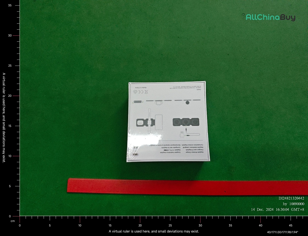 On Running MagSafe Wireless Charger - Image 5