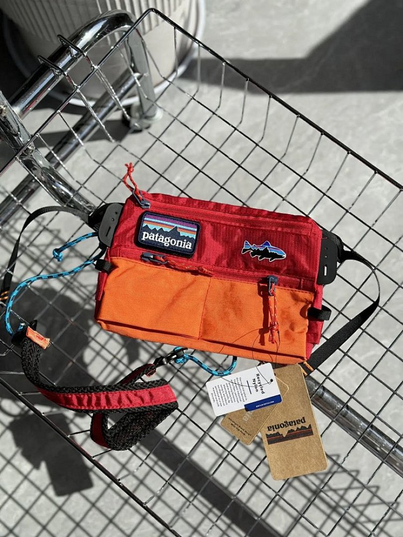 Christian Louboutin Pa.Ta Crossbody Bag - Image 3