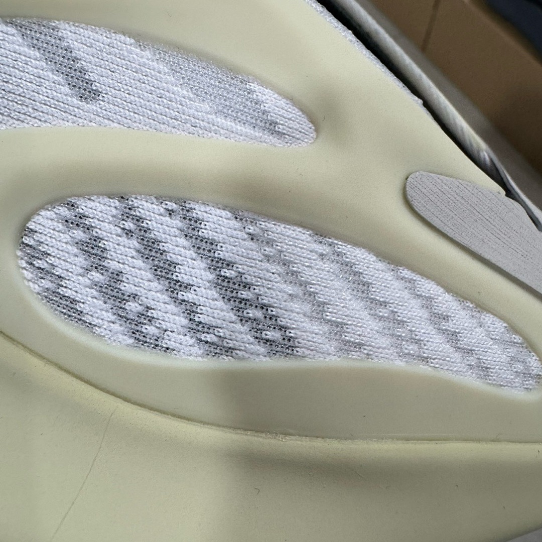 Shoes Y. Z 70.0 V3 - Image 82