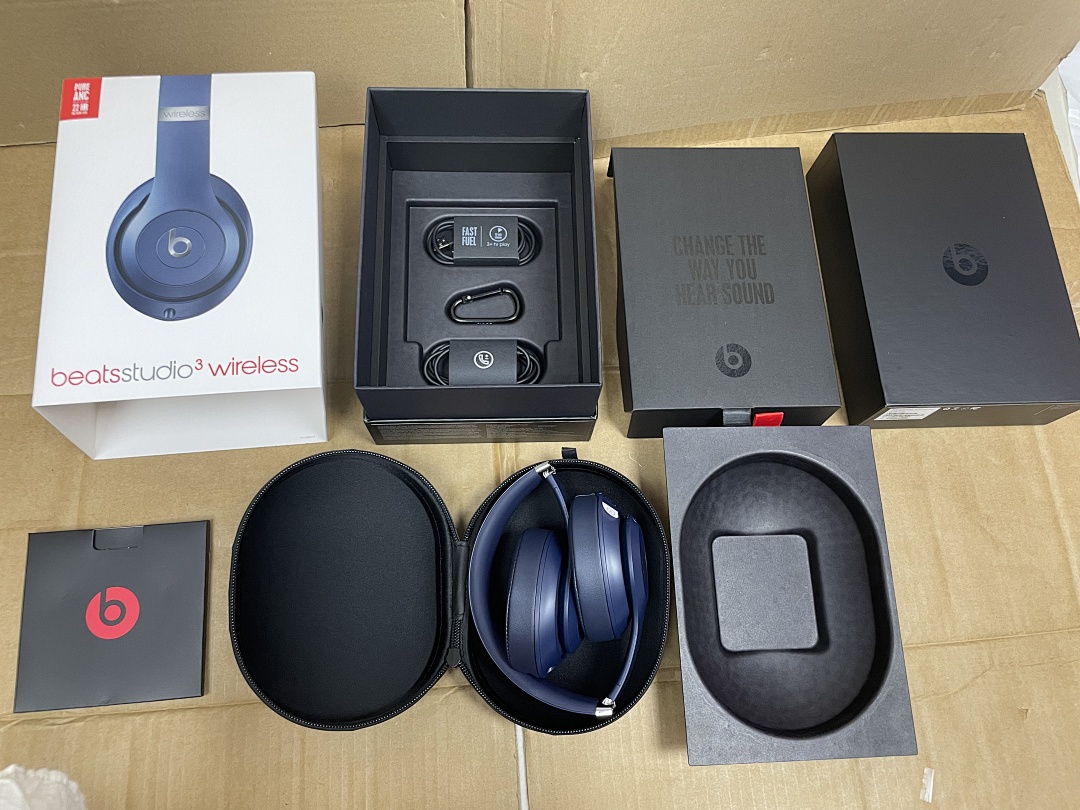 On Running Studio3 Wireless - Image 16