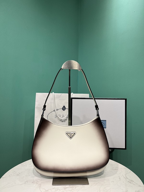 Bag P, photo 1