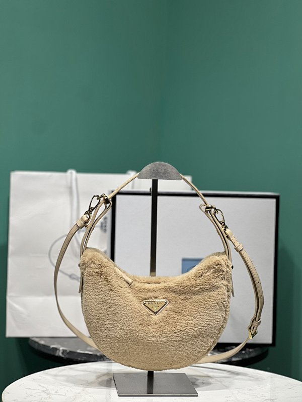 Bag P, photo 1