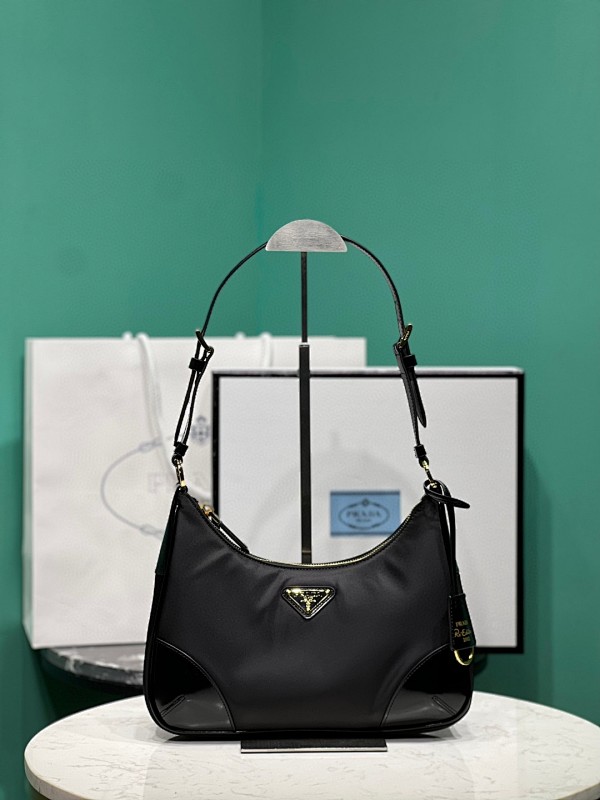 P, photo 1
