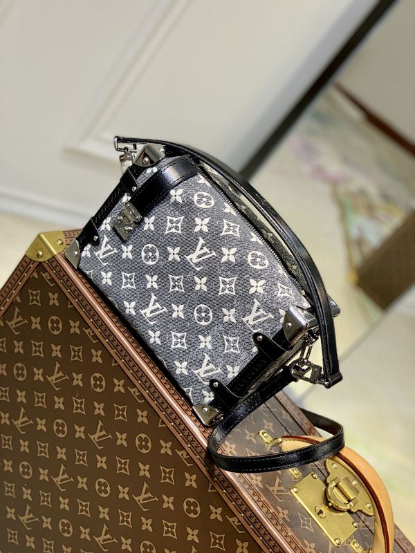 Bag 1, photo 1