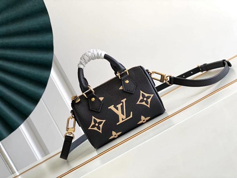 Bag 1, photo 1
