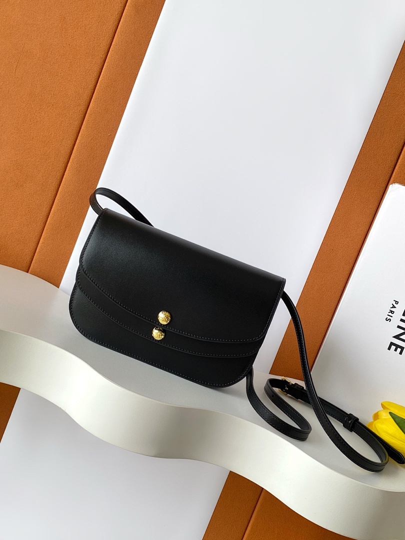Bag C, photo 1