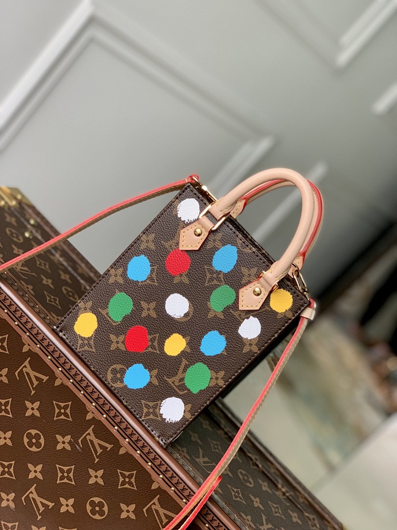 Bag 1, photo 1