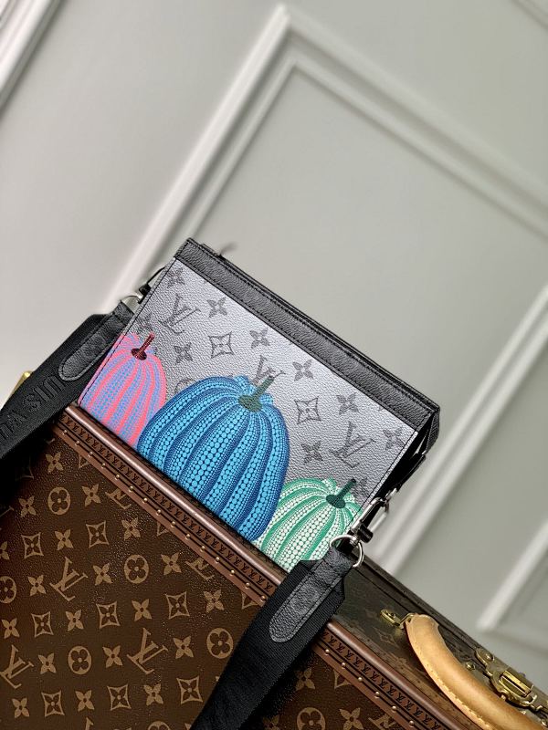 Bag L, photo 1