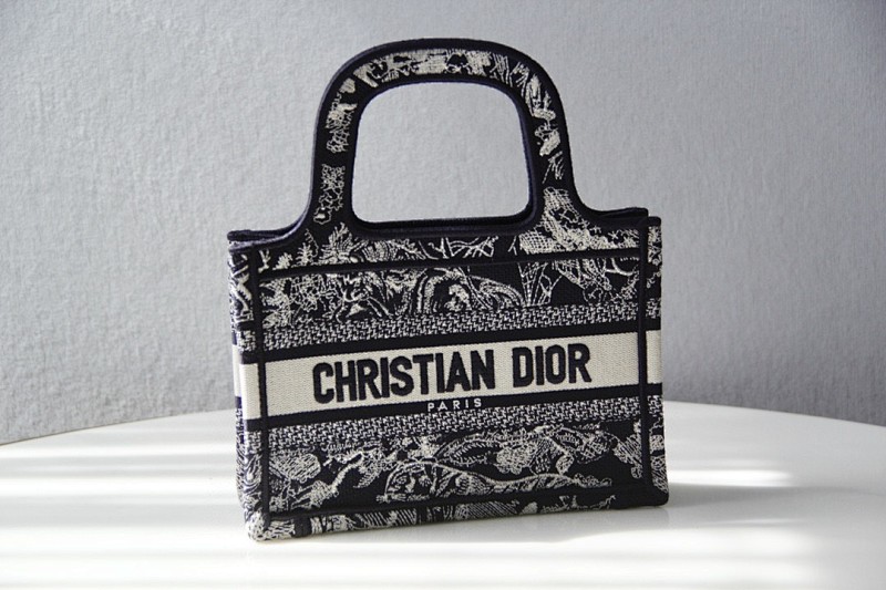 Other D, photo 1