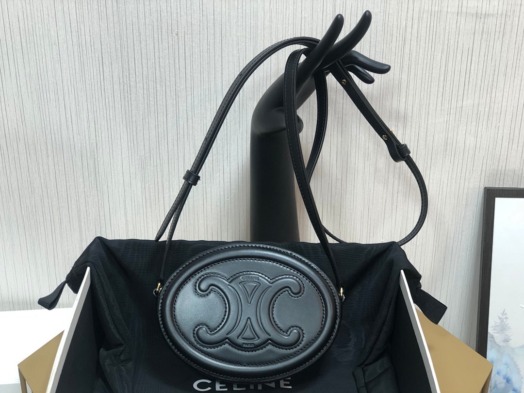 Bag C, photo 1