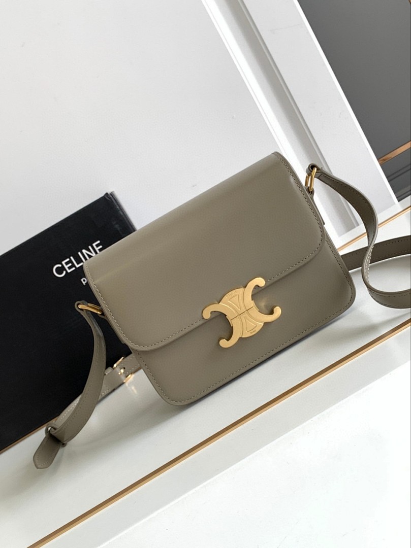 Bag C, photo 1