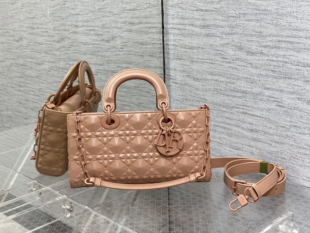 D, photo 1