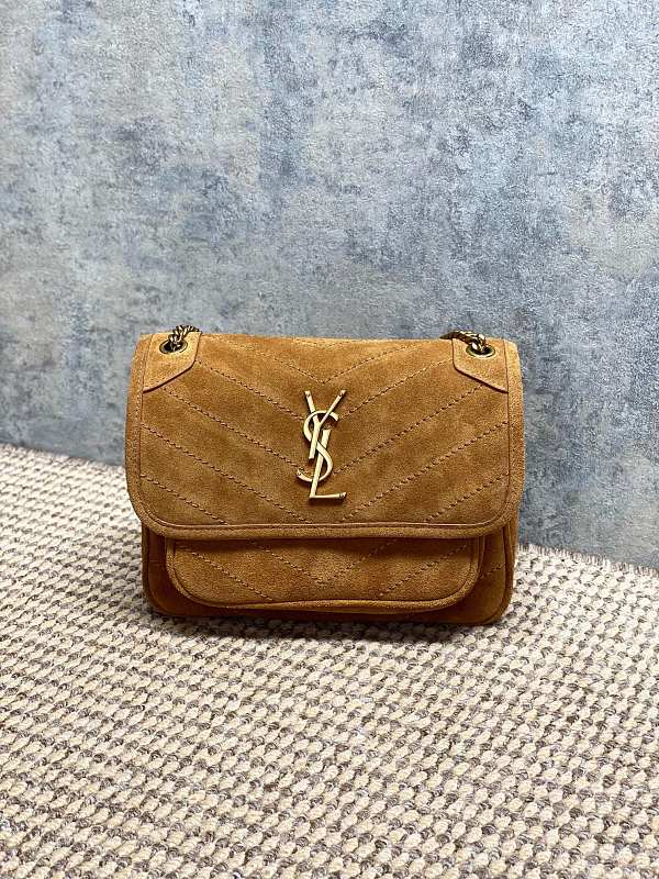 YS, photo 1