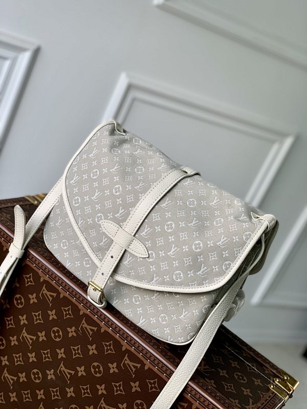Bag 1, photo 1