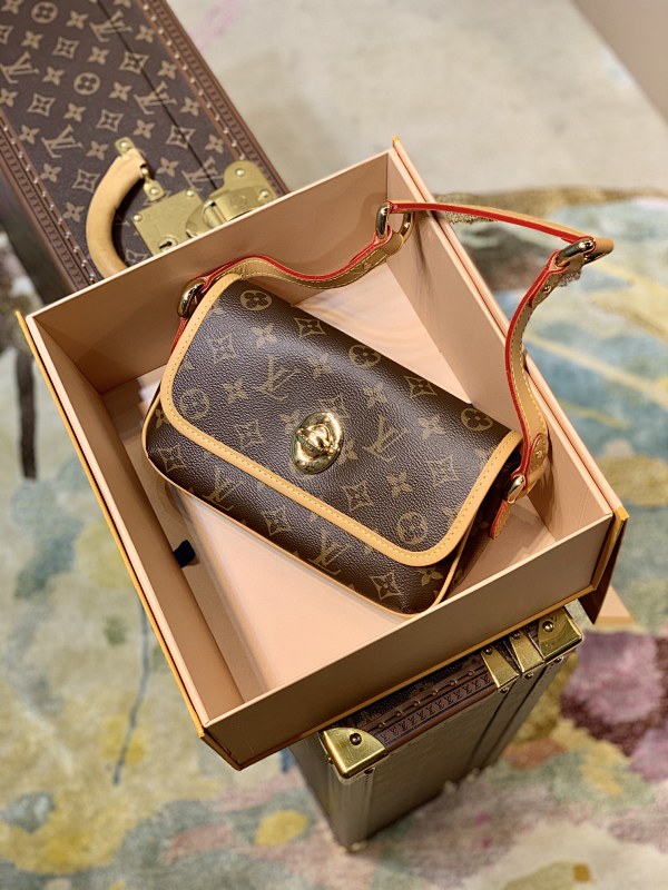 Bag 1V, photo 1