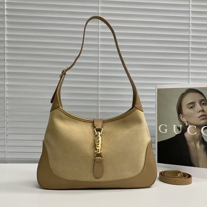 G, photo 1