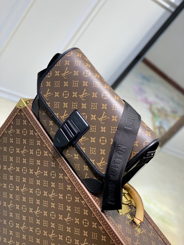 Bag 1, photo 1