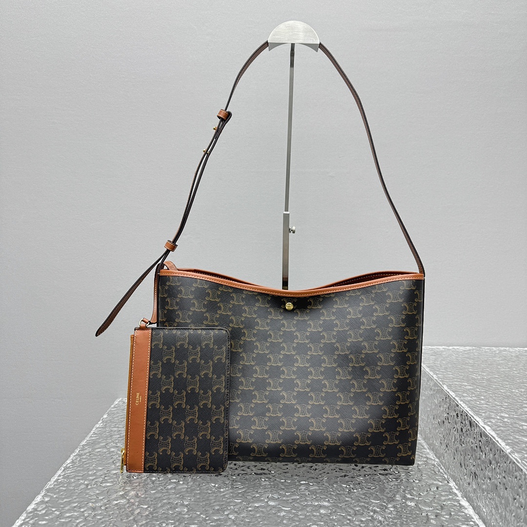 Bag C, photo 1