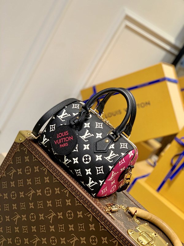 Bag 1V, photo 1