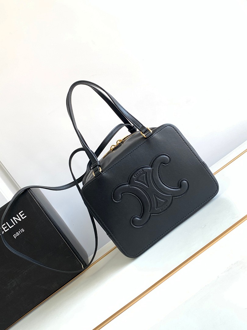 Bag C, photo 1