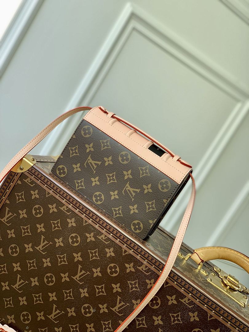 Bag 1, photo 1
