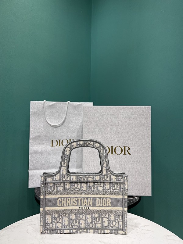 Other D, photo 1
