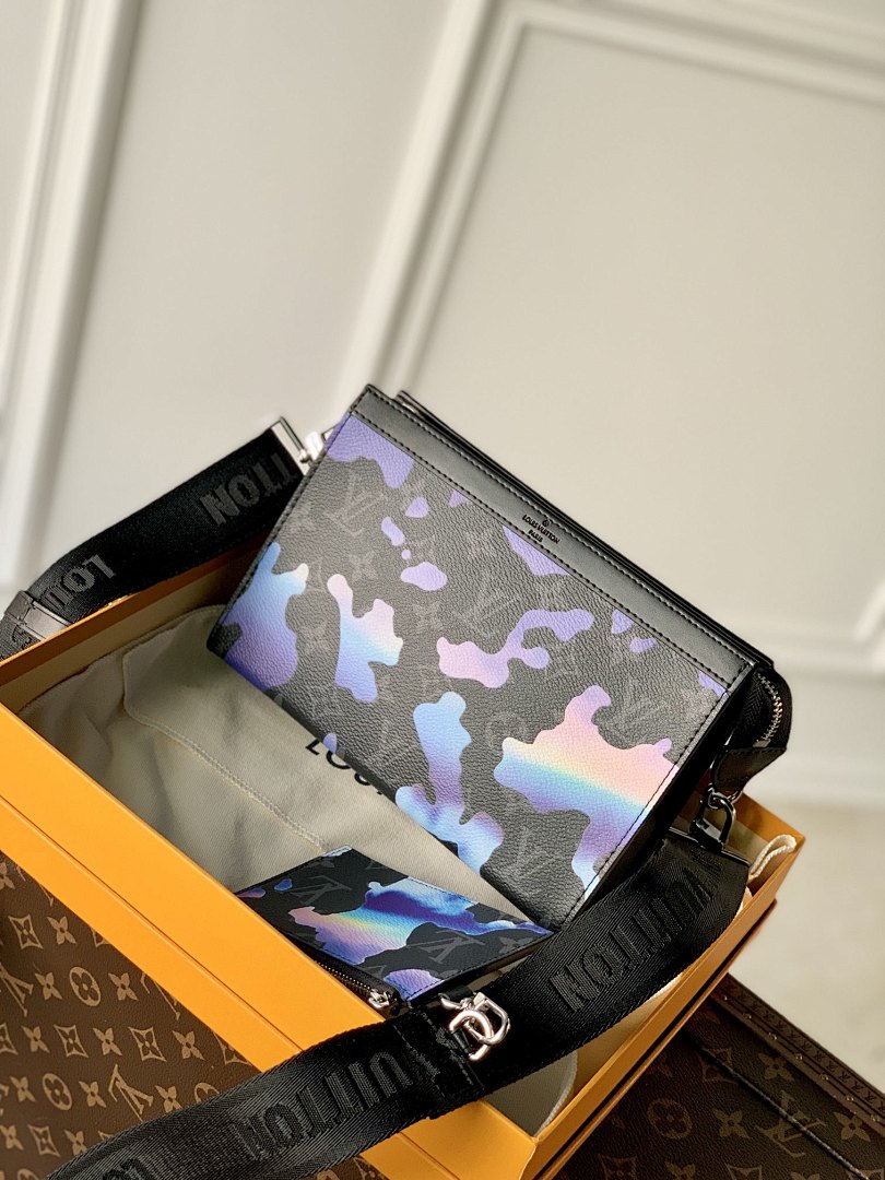 Bag 1, photo 1