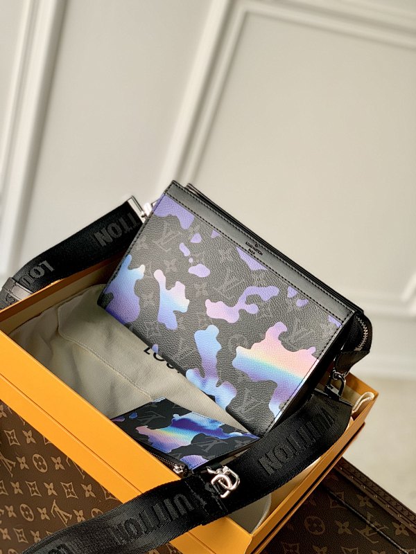 Bag 1, photo 1