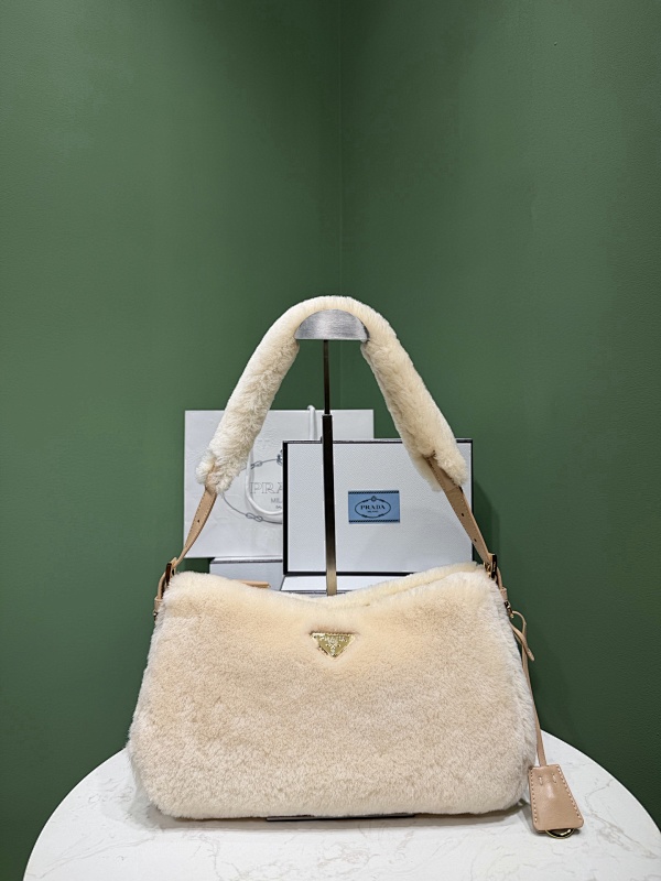 Bag P, photo 1