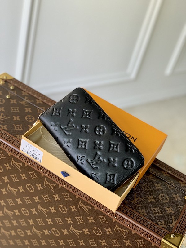 Bag 1, photo 1