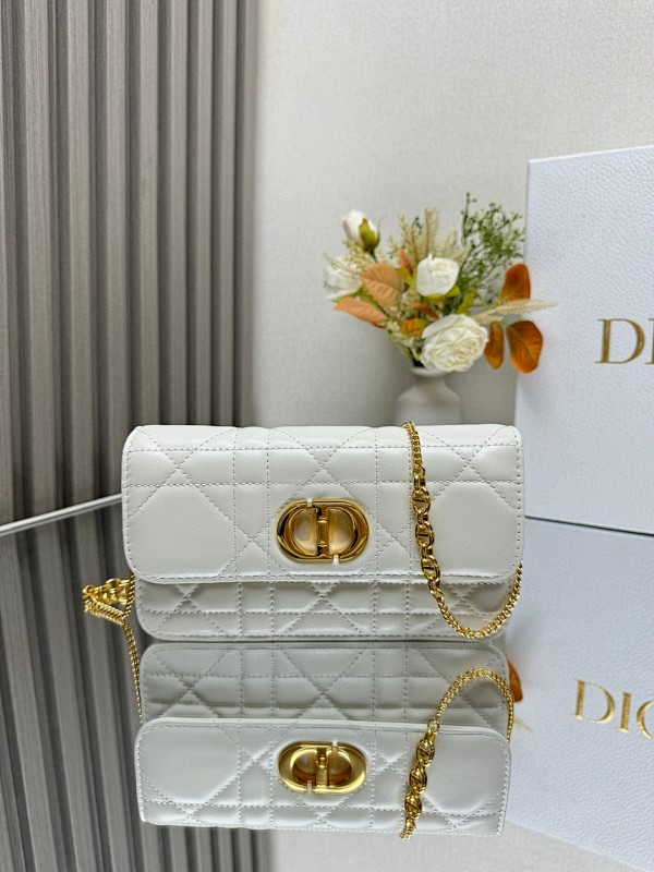 Other D, photo 1