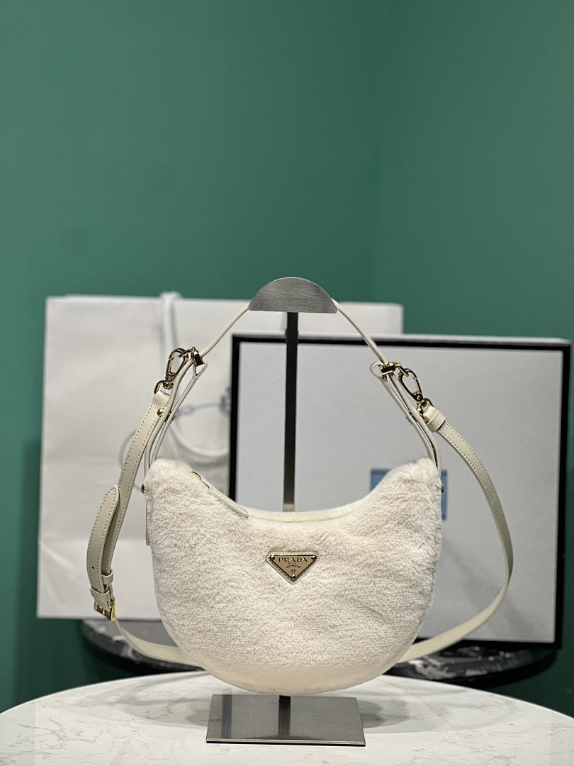 Bag P, photo 1
