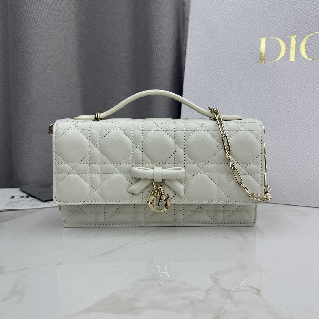 Other D, photo 1