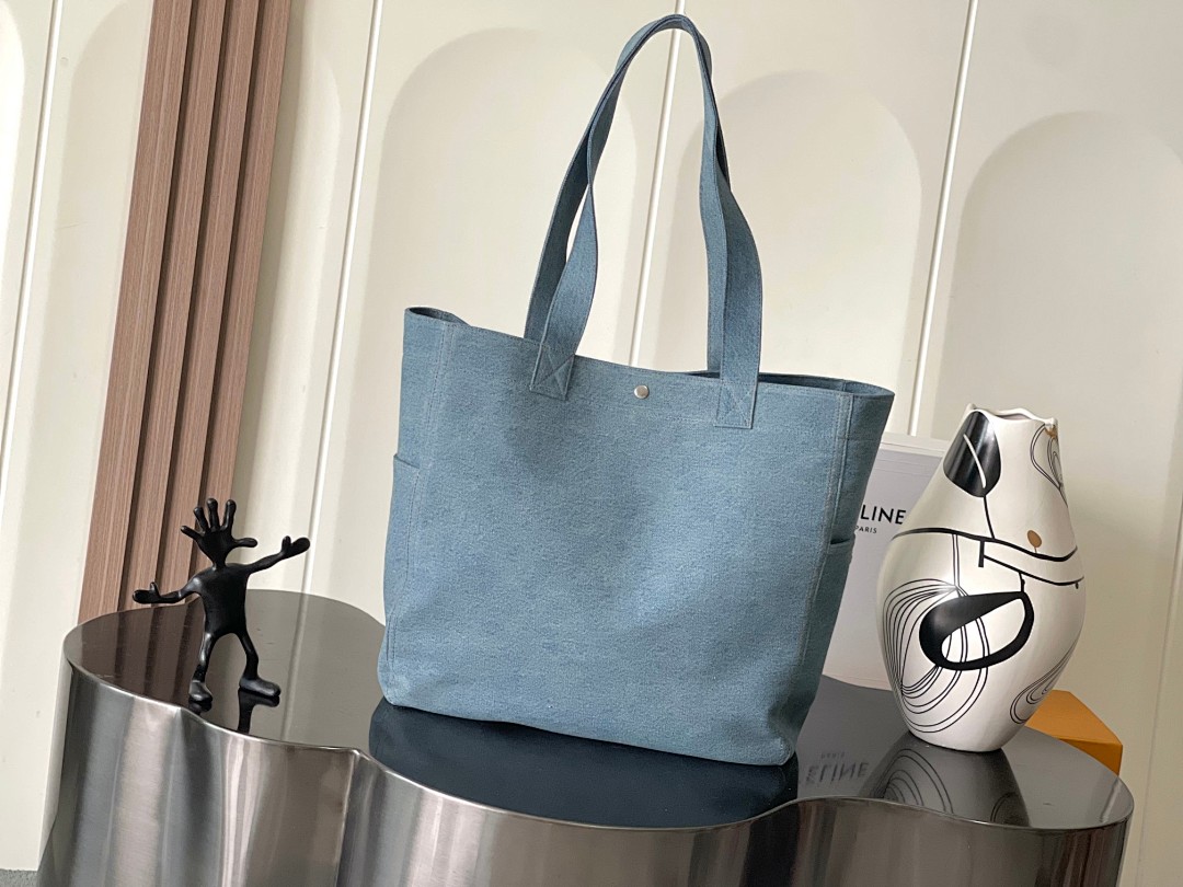 Bag C, photo 1