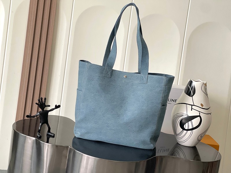 Bag C, photo 1
