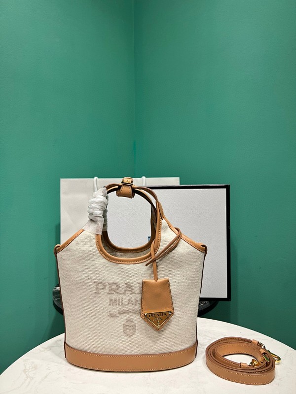 P, photo 1