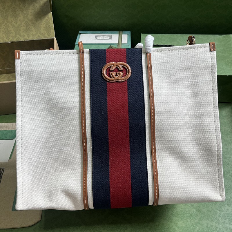 G, photo 1