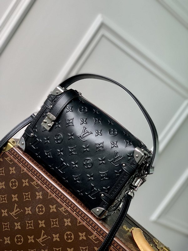 Bag 1, photo 1