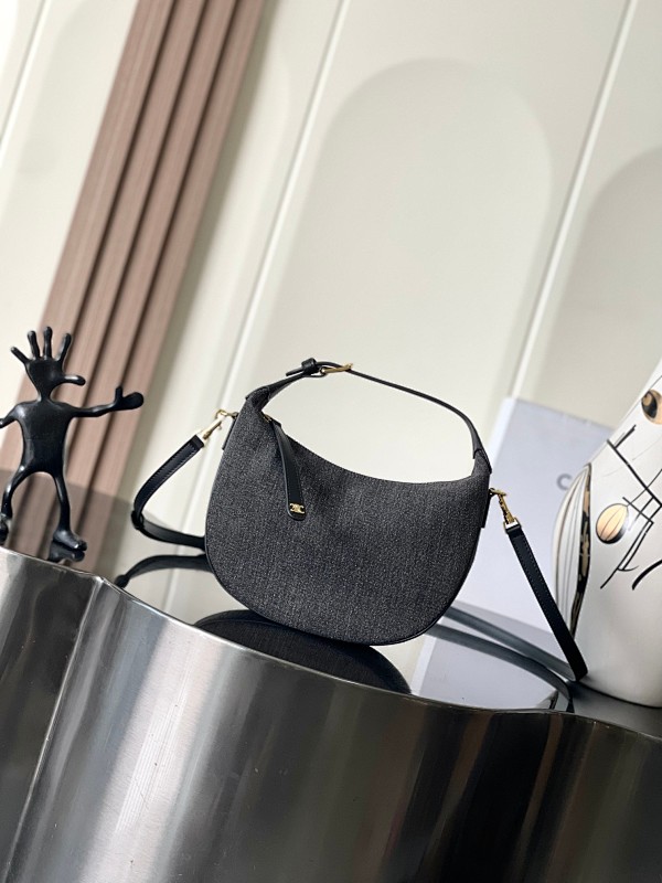 Bag C, photo 1