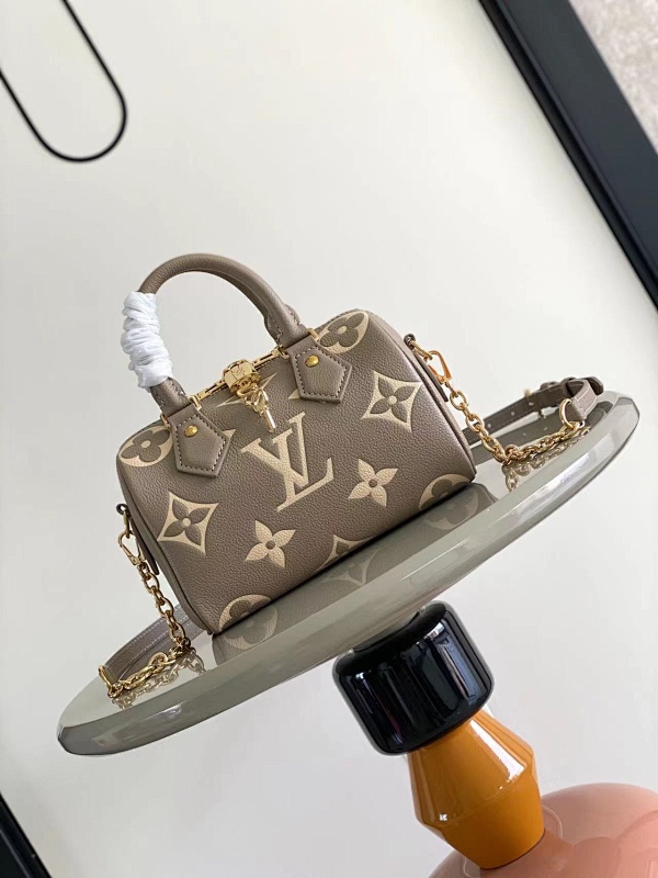 Bag 1, photo 1