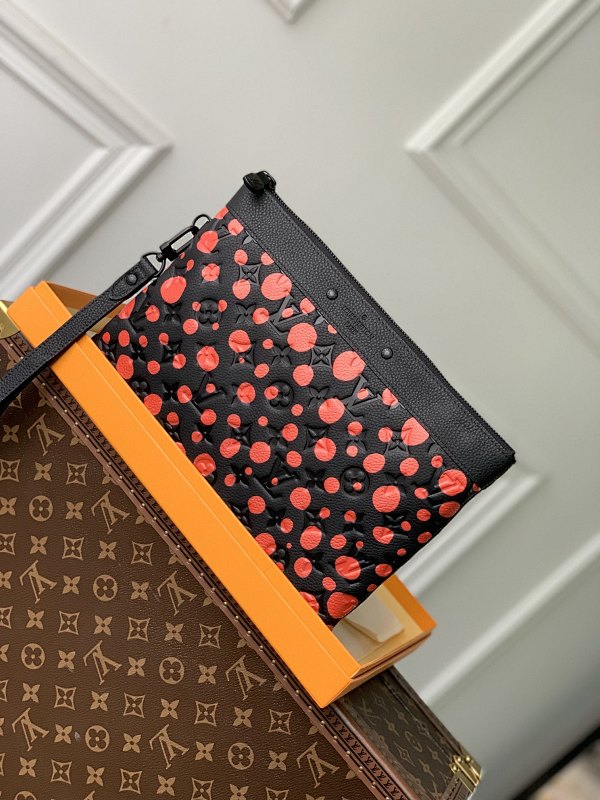 Bag 1, photo 1