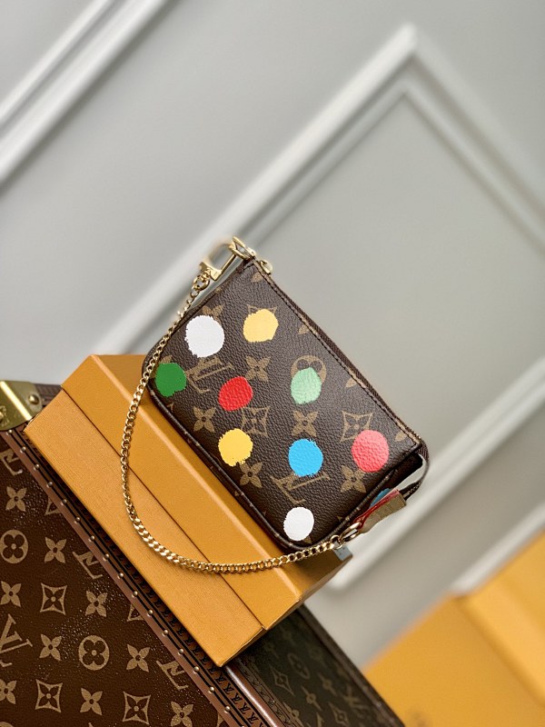 Bag 1, photo 1