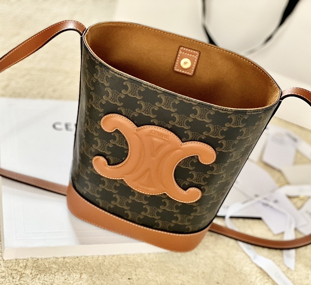 Bag C, photo 1
